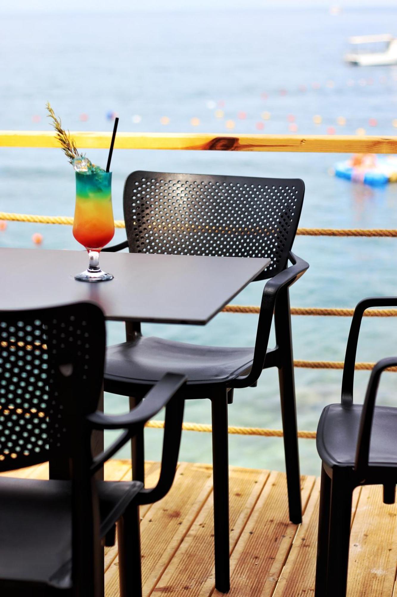 Golden Beach Suites Sarandë Esterno foto