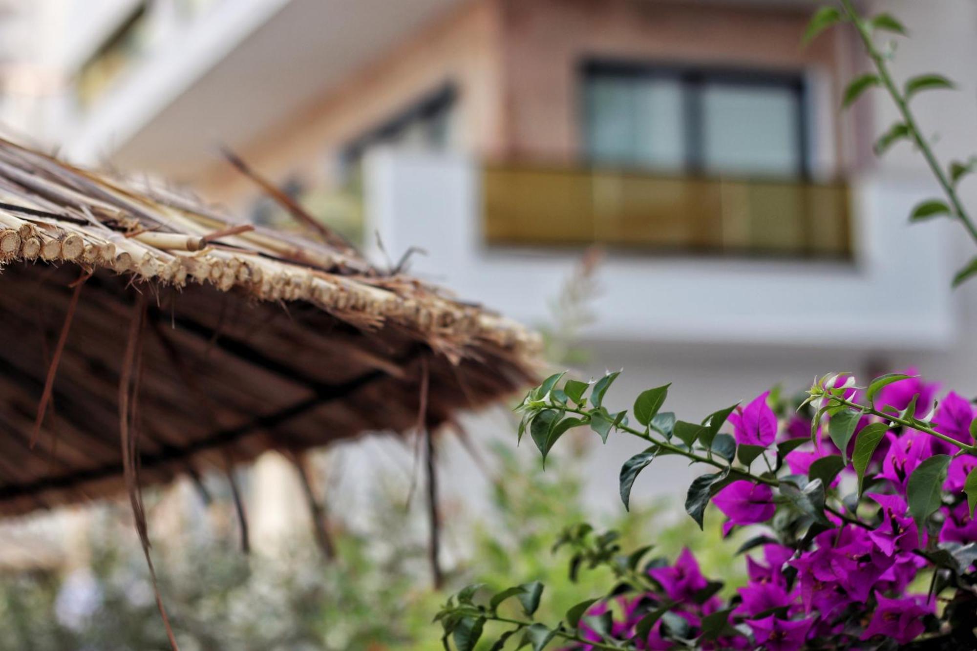 Golden Beach Suites Sarandë Esterno foto