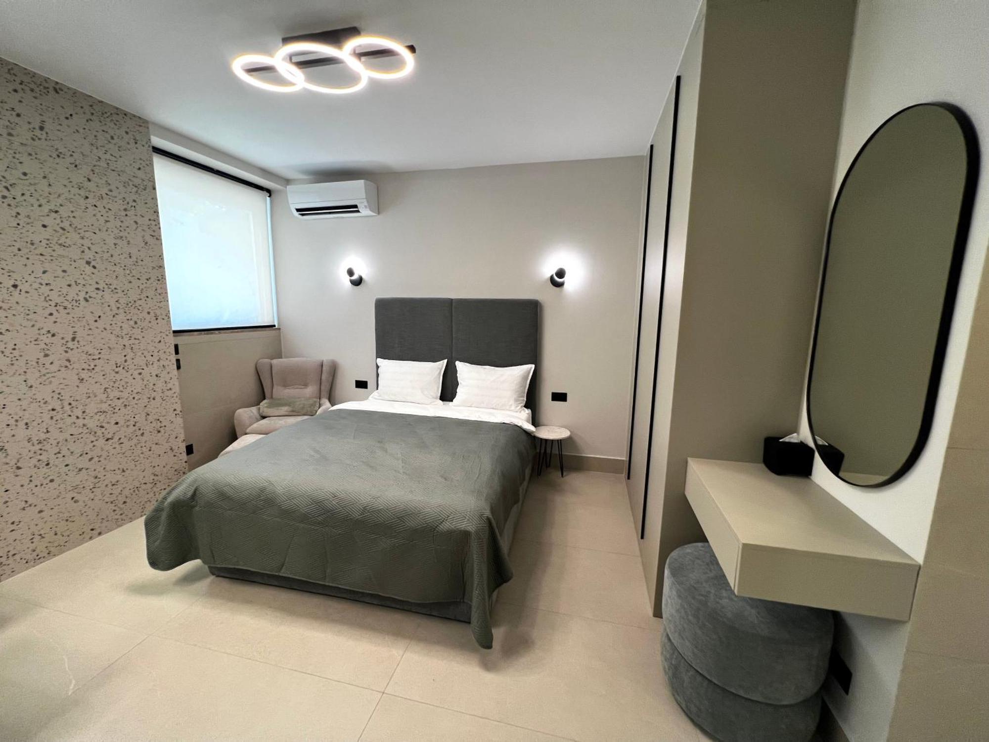 Golden Beach Suites Sarandë Esterno foto