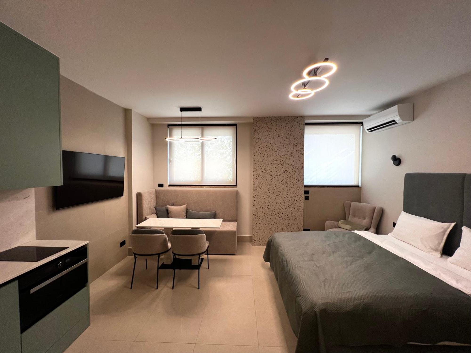 Golden Beach Suites Sarandë Esterno foto