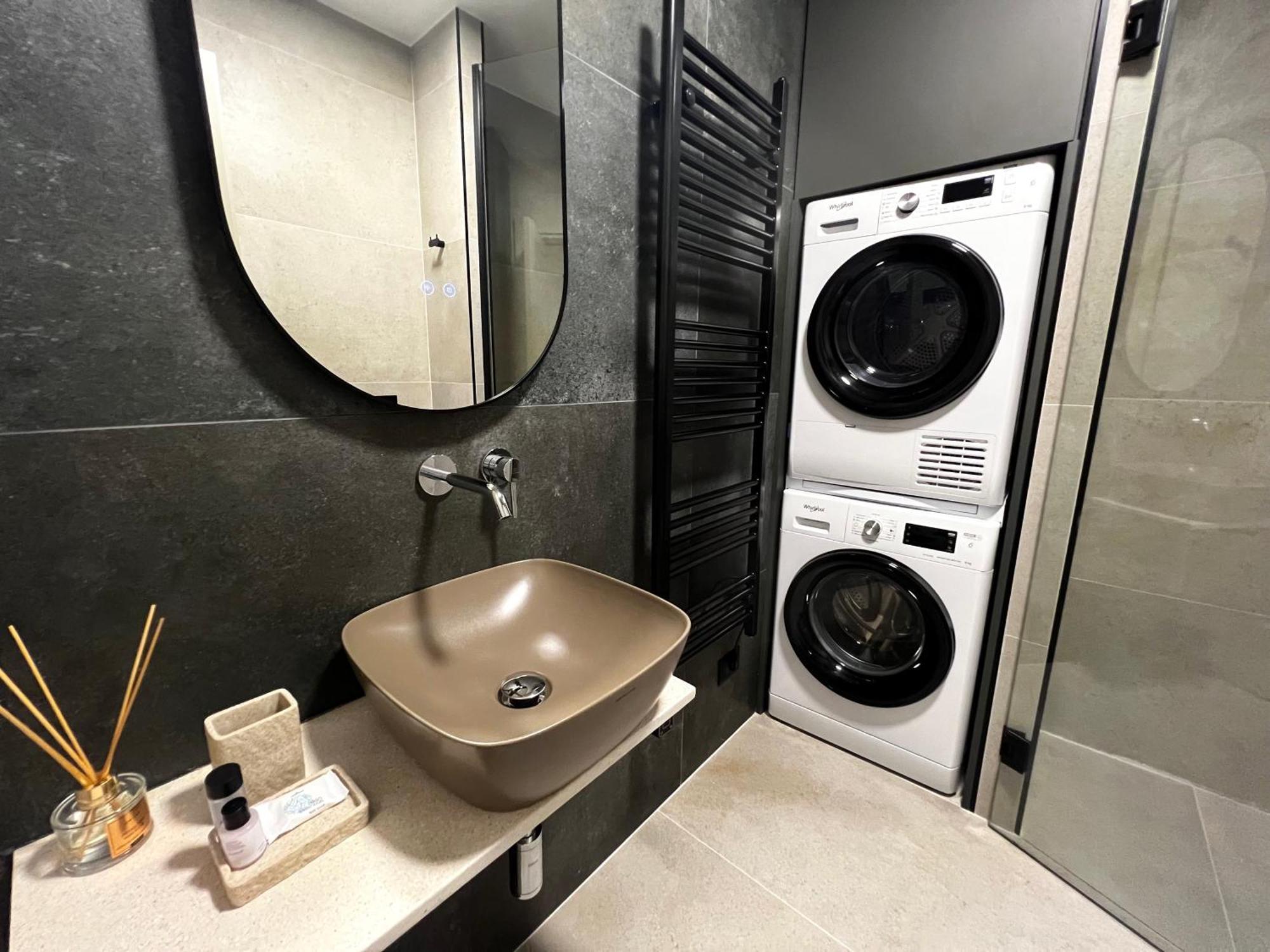 Golden Beach Suites Sarandë Esterno foto